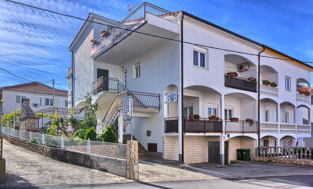 Apartments Milenka Traù Esterno foto